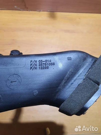 Воздуховод салона Cadillac Srx 265 4.6 I.H2Y8 2007