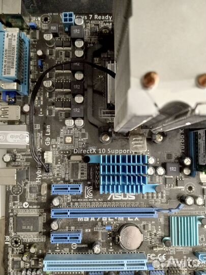 Материнская плата с процессором и памятью