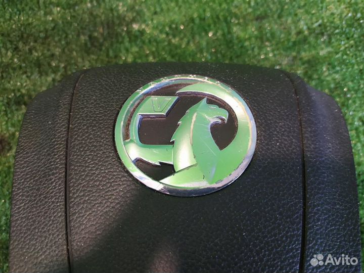 Подушка безопасности в руль Opel Astra J 2010