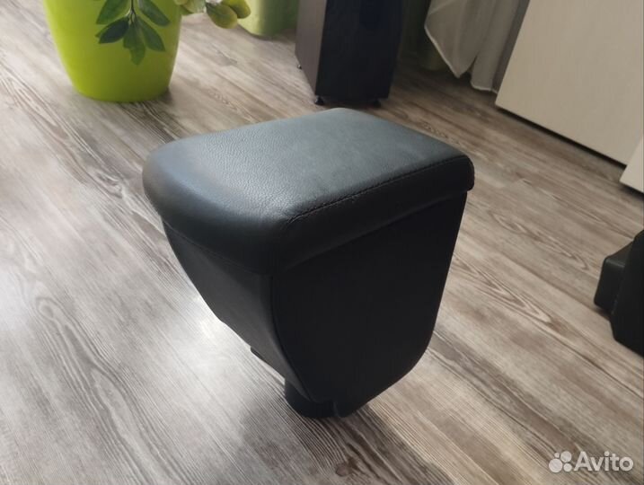 Подлокотник на hyundai solaris, kia rio