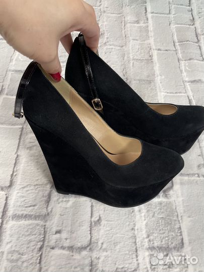 Туфли замшевые с ремешком, 39 размер