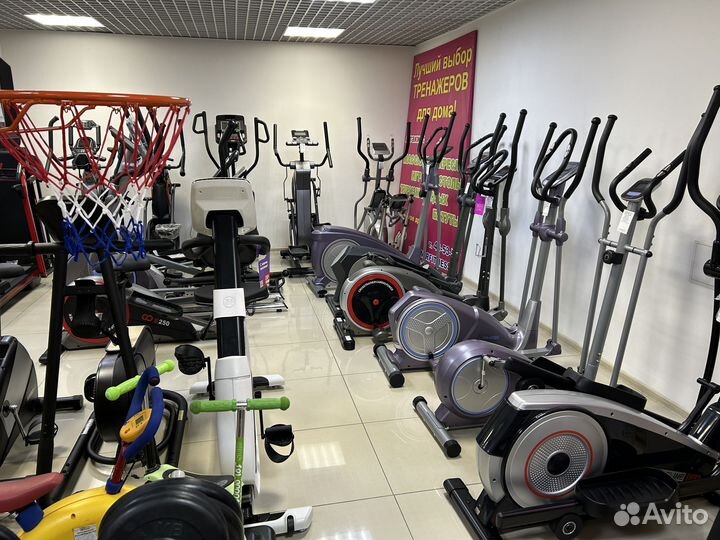 Беговые дорожки и эллиптические тренажеры шоу-рум