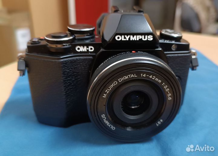 Olympus OM-D E-M10 в состоянии нового