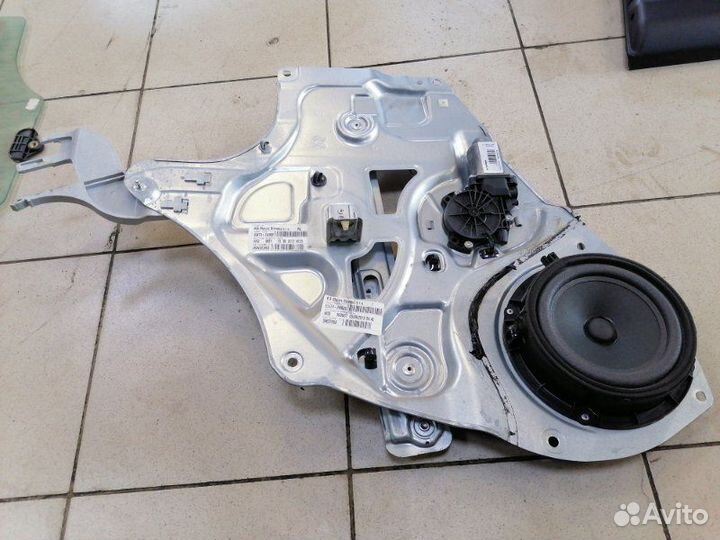 Стеклоподъемник задний левый Kia Sportage 3 D4HA