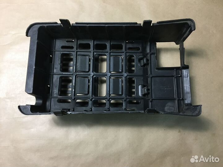 Крышка аккумуляторной батареи Cadillac SRX II