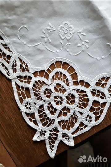 Скатерть и салфетки ручная вышивка новые