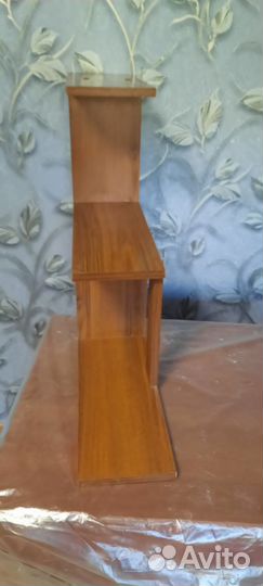 Полка книжная настенная