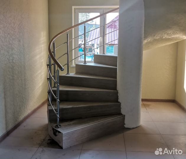 Лестница на второй этаж
