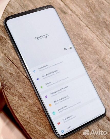 Samsung Galaxy S10+, 8/128 ГБ
