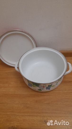 Кастрюля эмалированная