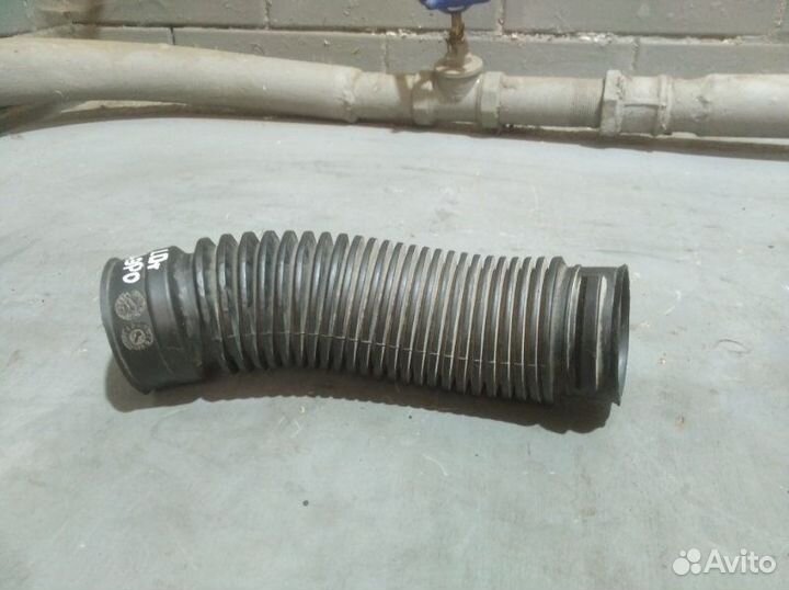 Патрубок воздушного фильтра Renault Sandero 1 2010