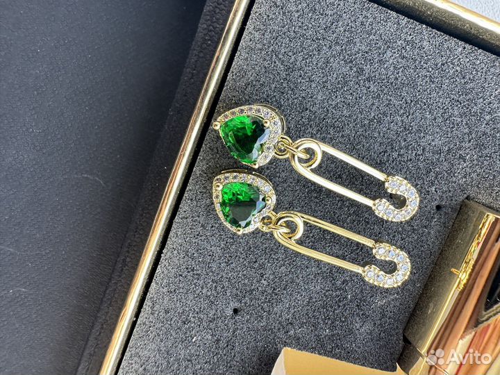 Серьги-гвоздики