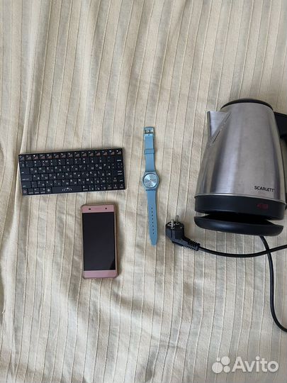 Электроника. Клавиатура, телефон, часы Swatch