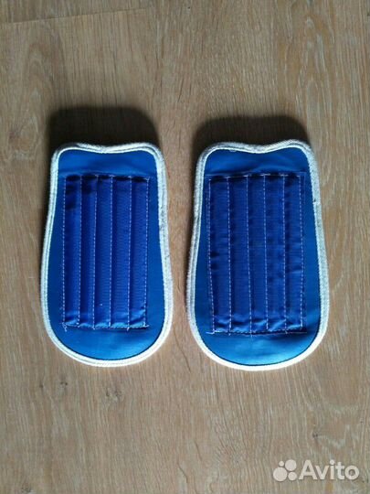 Щитки футбольные