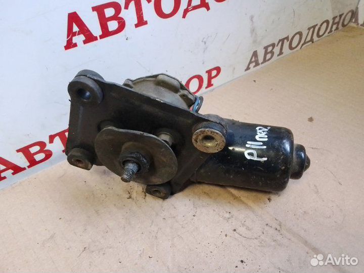 Моторчик дворника передний Nissan Primera P11