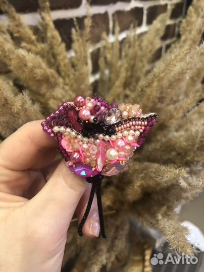 Брошь из бисера