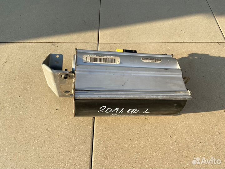 Подушка безопасности в торпедо Volkswagen Golf 4