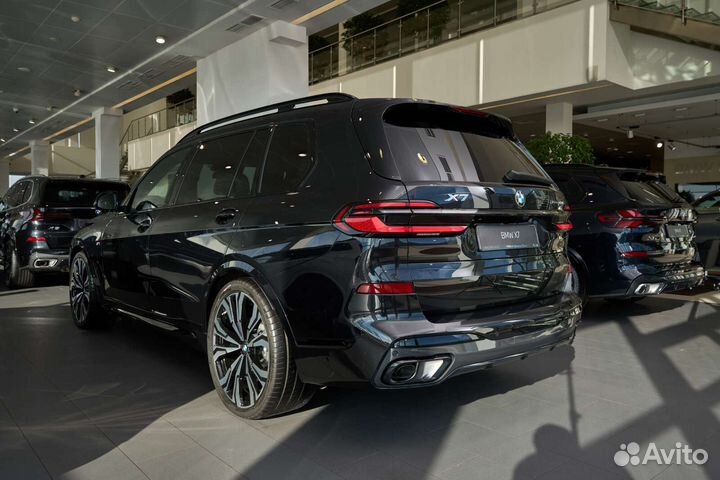 BMW X7 3.0 AT, 2024