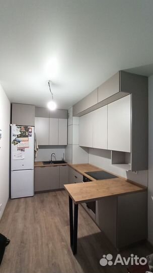Новый кухонный гарнитур/ кухня с барной стойкой