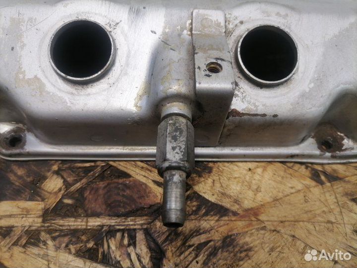 Крышка головки блока Mitsubishi Carisma DA 4G93