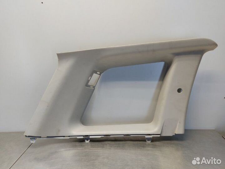 Обшивка двери багажника Mitsubishi Outlander