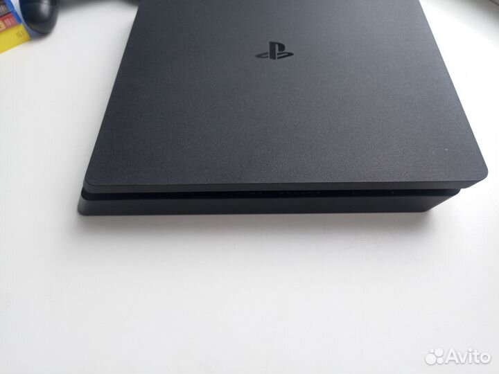 Sony playstation 4 slim + 2 геймпада + игры