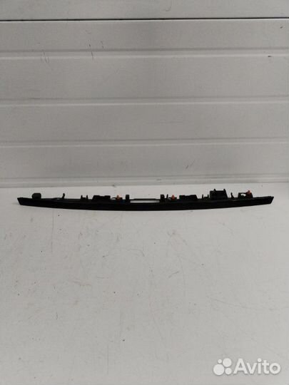 Накладка крышки багажника MB W 204