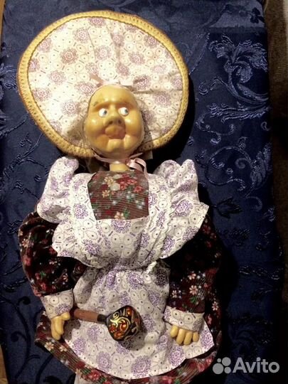 Старинная кукла
