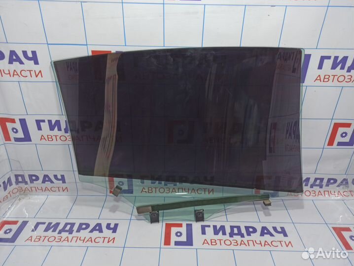 Стекло двери задней левой Citroen C 4 9801592580