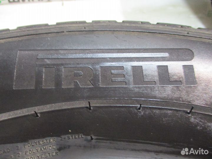 Pirelli Carrier Winter 215/70 R15C