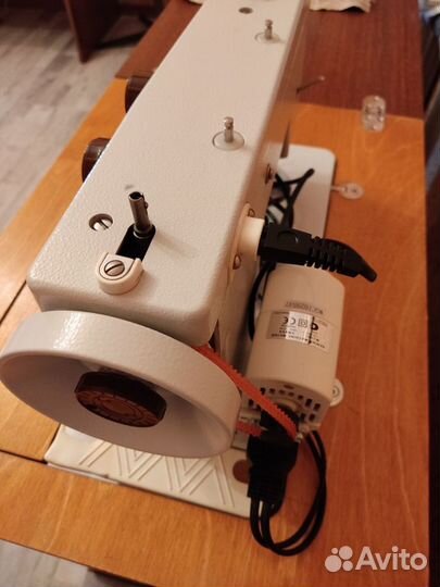 Швейная машина Чайка 143 с электроприводом