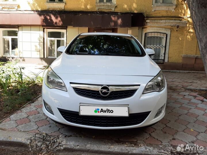 Opel Astra 1.6 МТ, 2012, 104 000 км