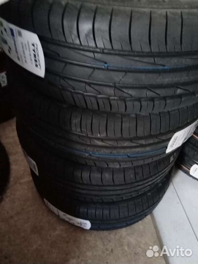 Nokian Tyres Hakka Blue 3 SUV 215/65 R16 102