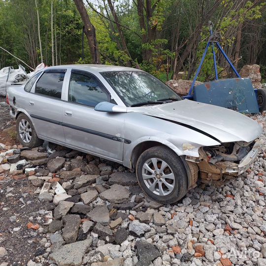 Кузовные детали Opel Vectra B