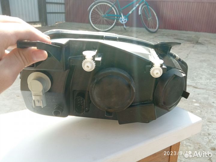 Передняя левая фара LADA kalina 1