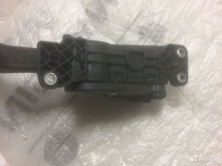 Педаль газа Skoda Fabia Roomster Rapid VW Polo