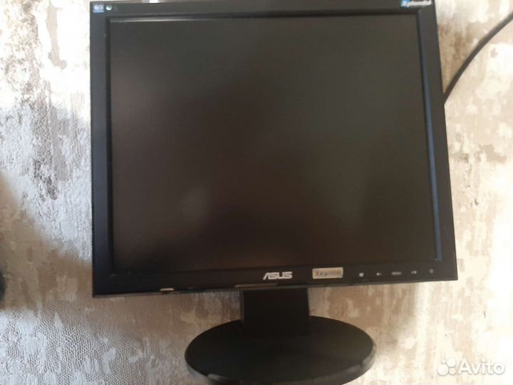 Монитор Asus 17