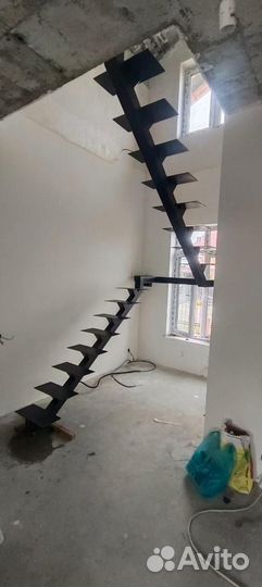 Лестница на второй этаж под ключ