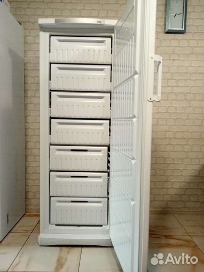 Морозильная камера indesit 7отделений(полок)