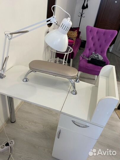 Маникюрный стол складной