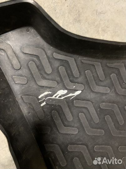 Коврик в багажник Nissan Tiida