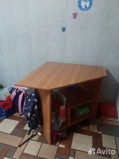 Компьютерный стол