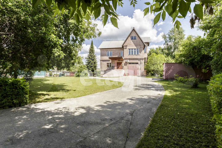 Дом 292,4 м² на участке 18 сот.