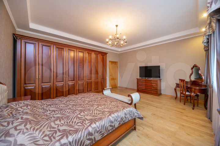 Коттедж 500 м² на участке 30 сот.