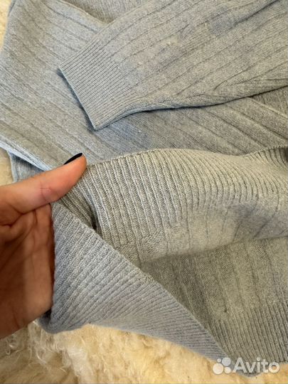 Свитер женский