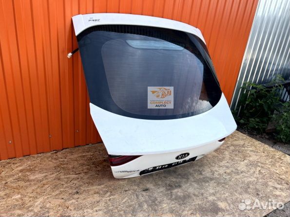 Дверь / крышка багажника Kia Stinger (2017-2022)