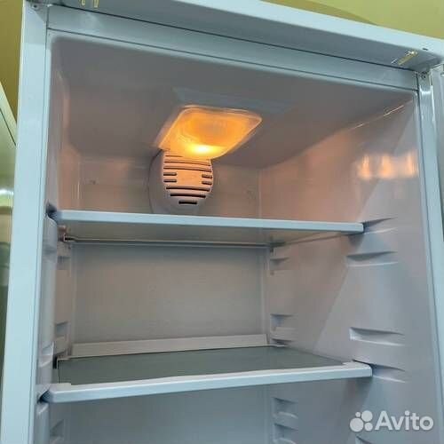 Холодильник Ariston BCB 183337 VC