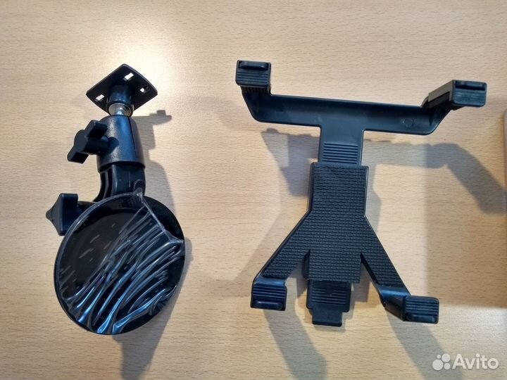 Держатель для планшета в авто