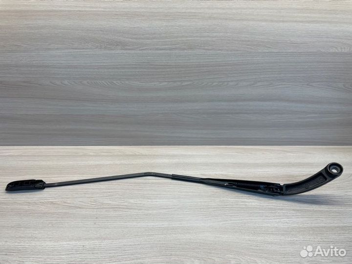 Поводок дворника передний правый LADA X-Ray