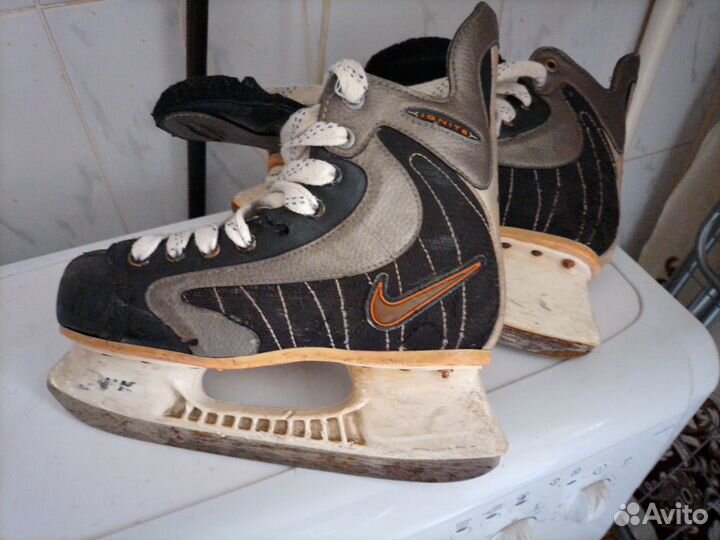 Коньки хоккейные 39 размер